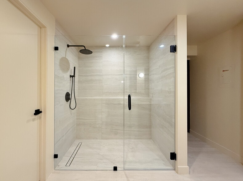 Suite A bathroom - 5323 Monterey Rd