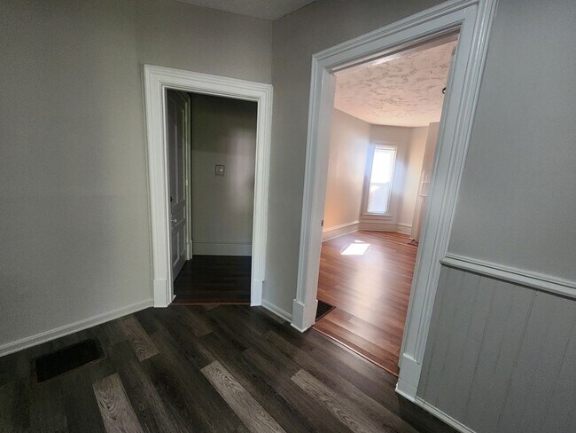 Building Photo - 1842 Bolling Ave