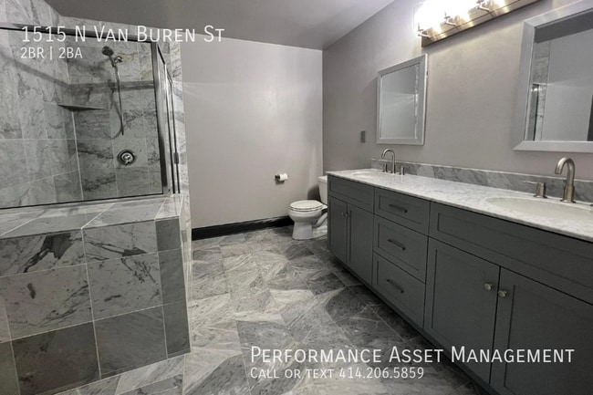 Building Photo - 1515 N Van Buren St