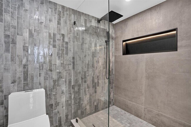 Building Photo - 3113 S Ocean Dr