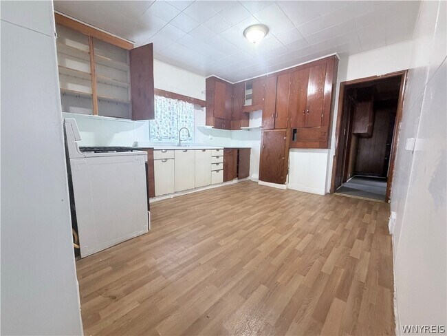 Building Photo - 901 South Park Ave