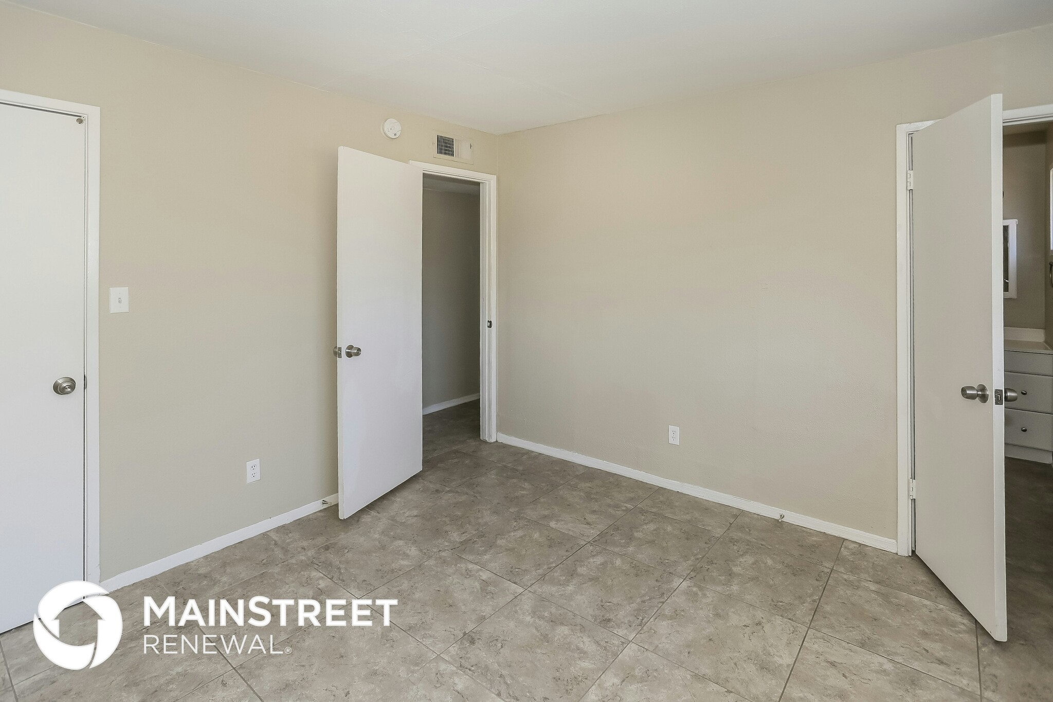Building Photo - 8209 S 24th Way