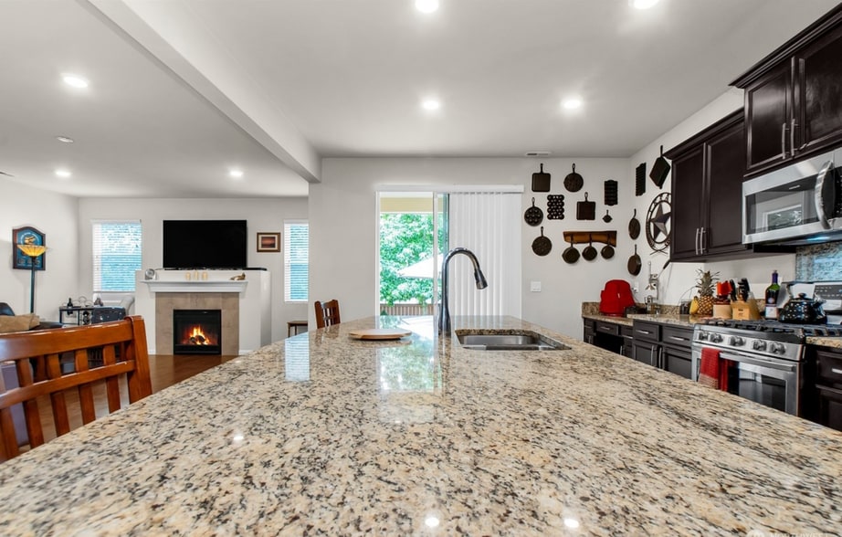 Building Photo - 3358 Nova St NE