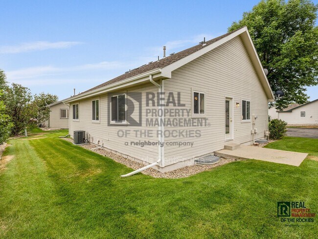 Building Photo - 437 Radiant Dr