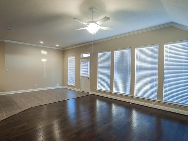 Building Photo - 25915 S Lakefair Dr