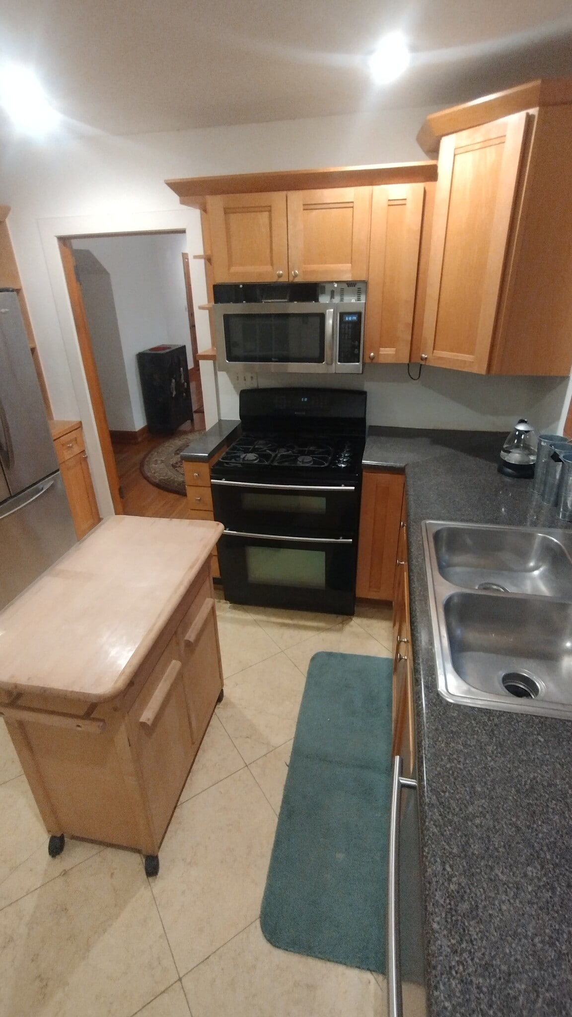 Building Photo - 1445 E 33rd St S