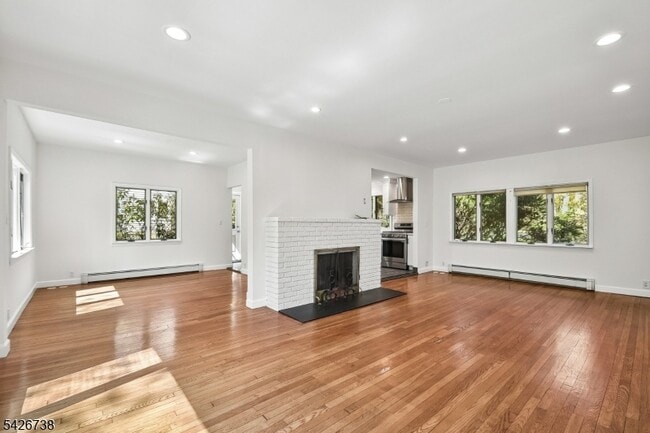 Building Photo - 296 Glen Ave