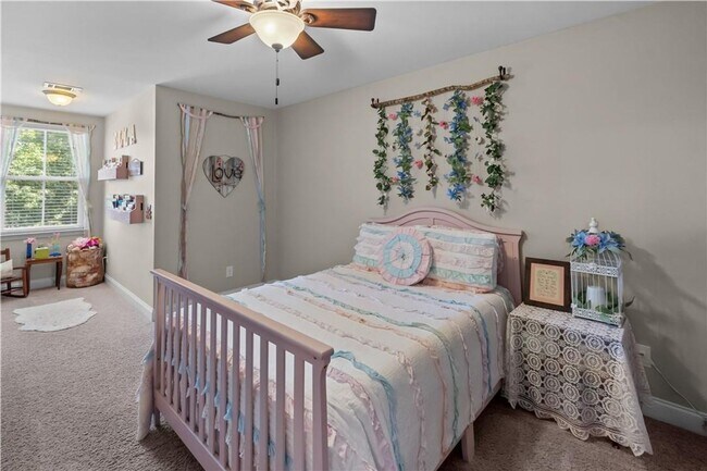 Building Photo - Flexible Space for Every Lifestyle! 4 Bedrooms Plus Loft & Bonus Room in Richmond Hill, GA