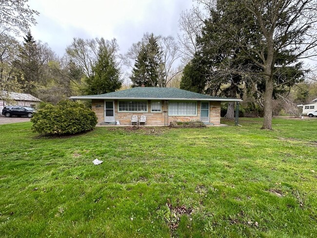 Building Photo - 1102 Napoleon Rd