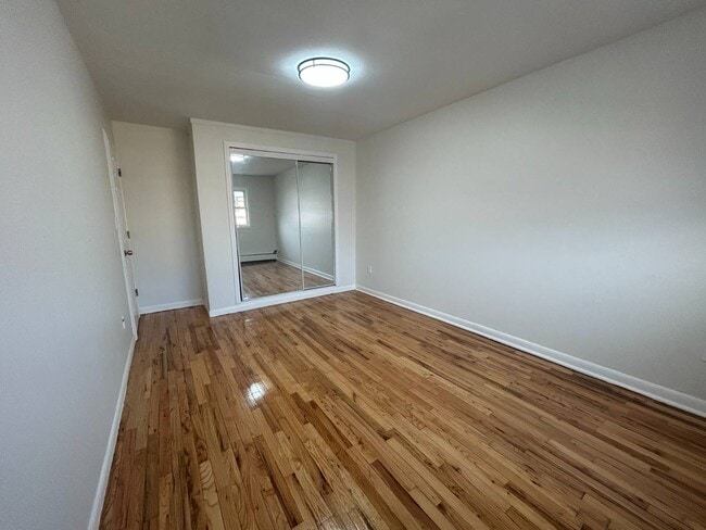 Building Photo - 1902 Barnes Ave