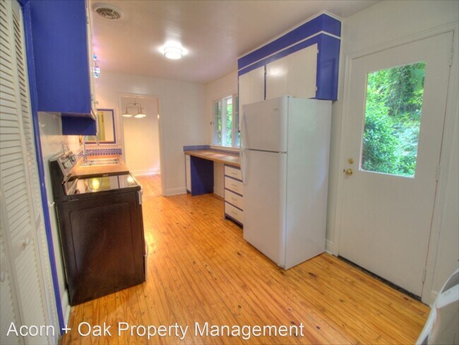 Building Photo - 3 br, 2 bath House - 107 W. Woodridge Dr.