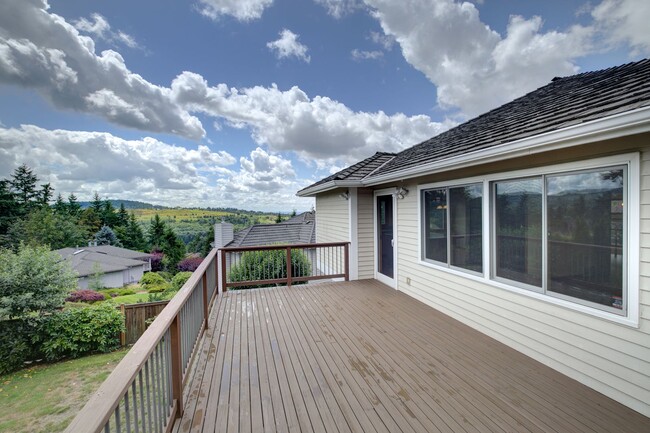 Building Photo - 5bd/3.5ba Bellevue House