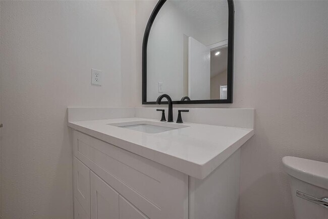 Building Photo - 16250 Rancho Blanco Dr