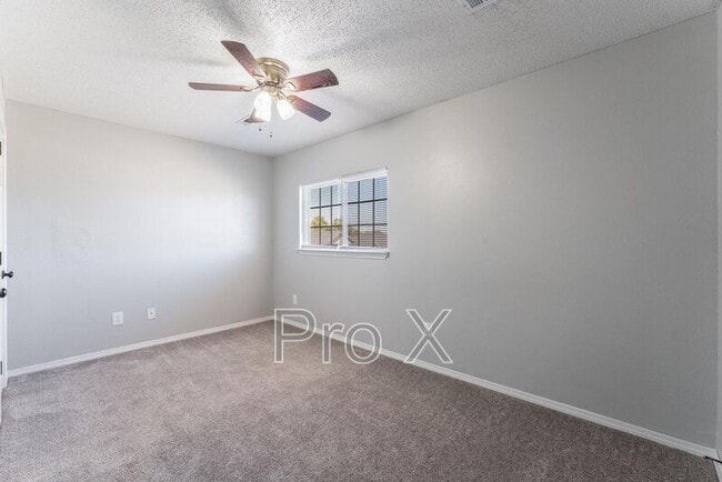 Building Photo - 3503 SW Victoria Pl