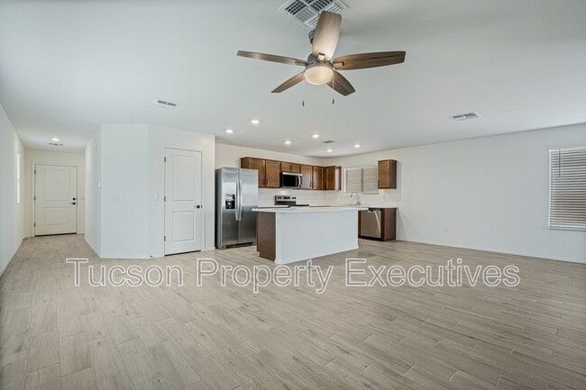 Building Photo - 10657 S Astraia Dr