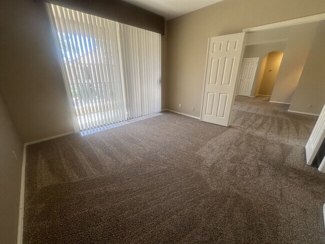 Building Photo - THE RACQUET CLUB IN SCOTTSDALE