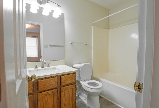 Building Photo - A must see 2 BEDROOM Townhome ! Convenient...