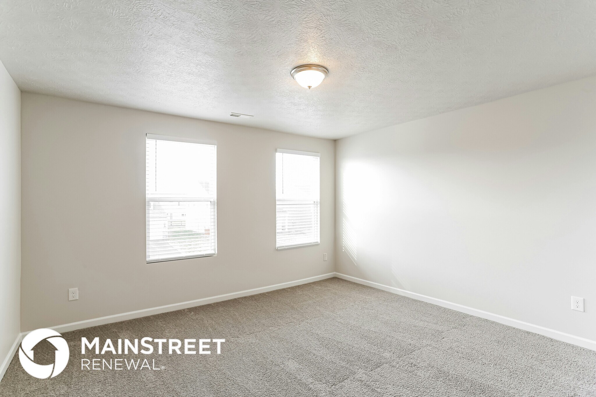 Building Photo - 5009 Roese Ave