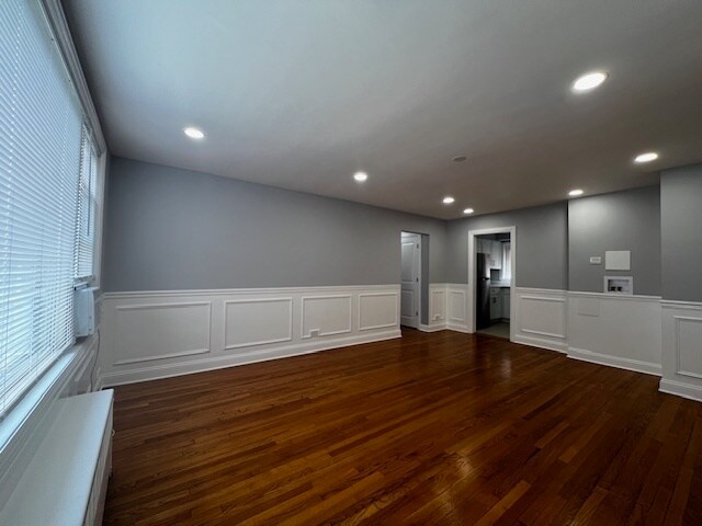 Building Photo - 2409 W Jarvis Ave