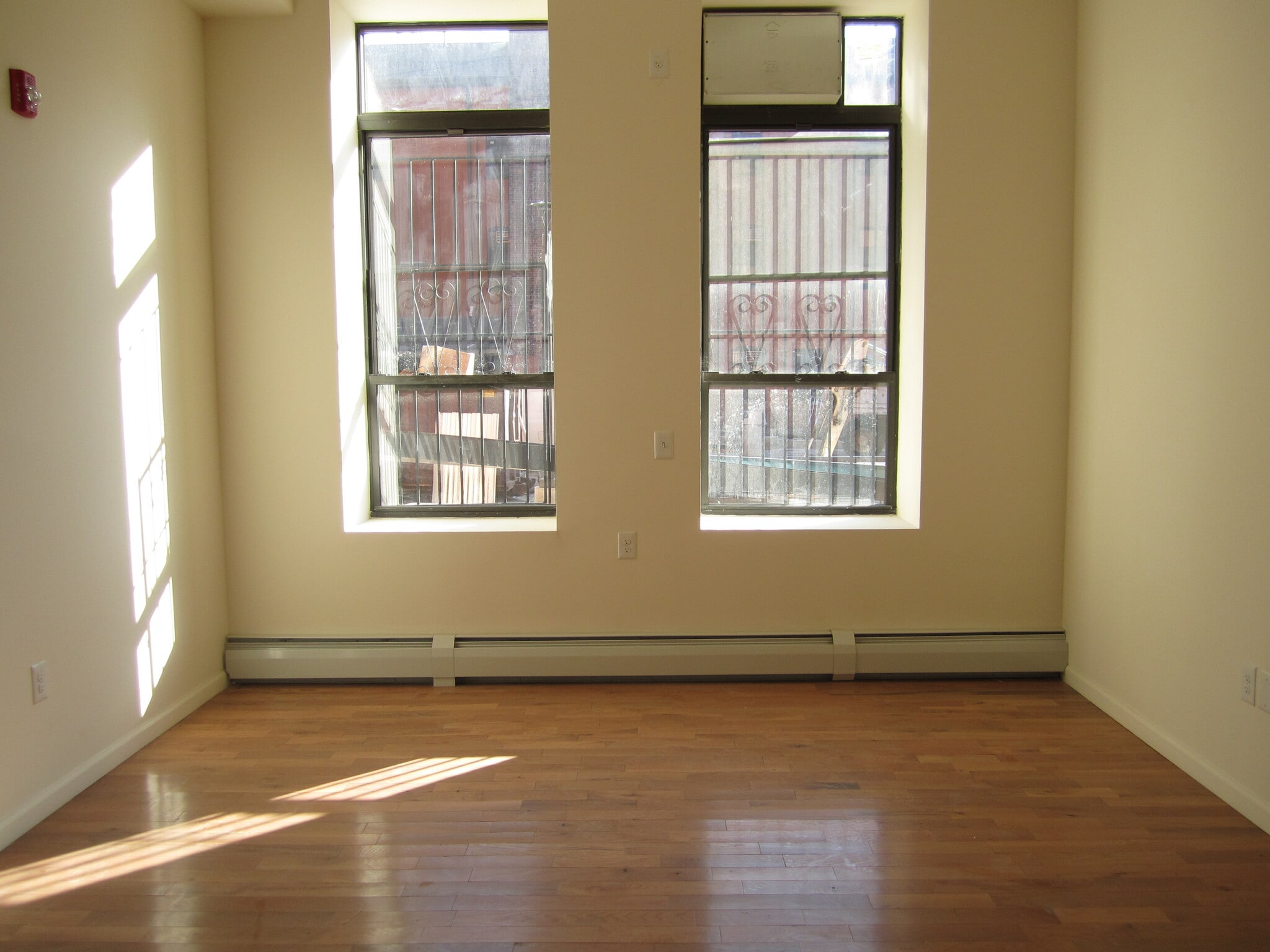 Building Photo - 22 Morton St