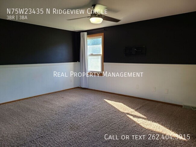 Building Photo - N75W23435 N Ridgeview Cir