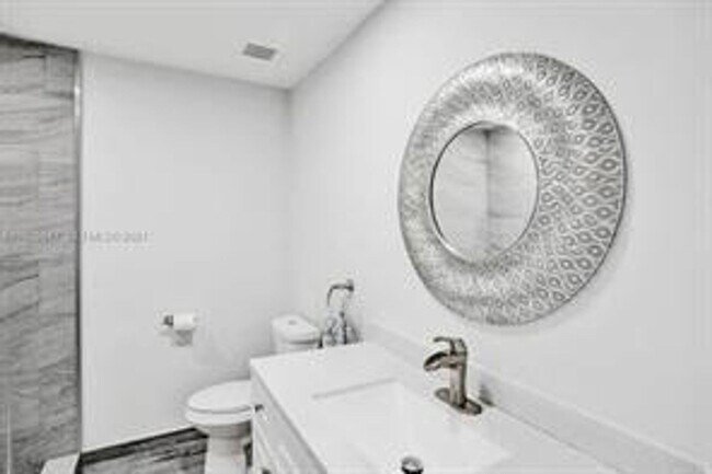 Building Photo - 833 NW 81st Ave