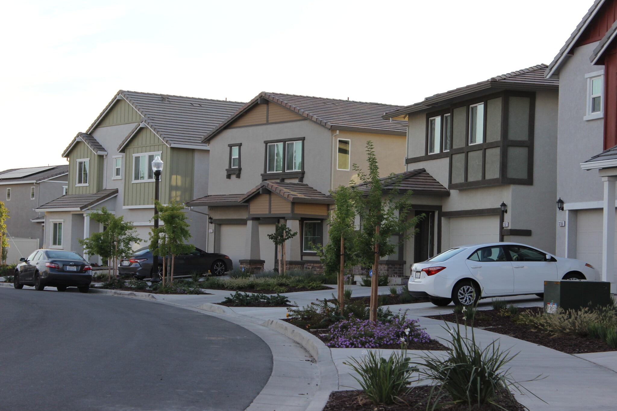 Building Photo - 3740 Cedargate Way