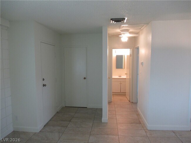 Building Photo - 357 E Van Wagenen St