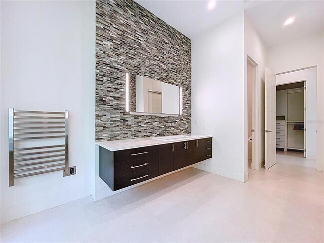 Building Photo - 1347 Harbor Dr