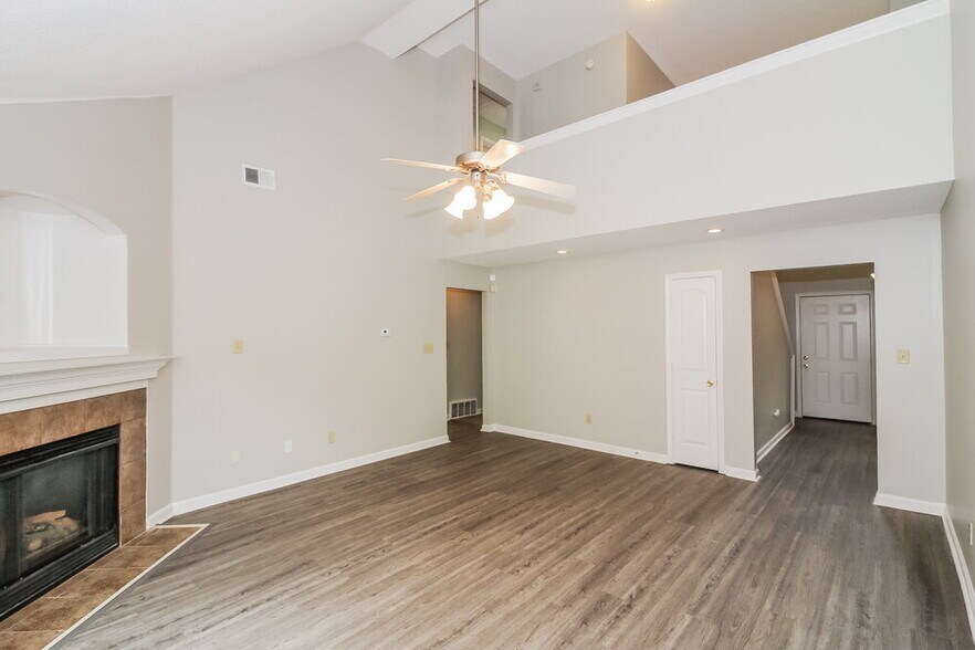 Building Photo - 1401 Carlton Ridge Dr