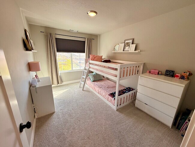 Building Photo - 9655 N Aaron Ave