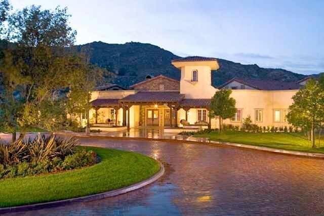 Building Photo - Wonderful 55+ 3 Bedroom 2 Bathroom In "Four Seasons" Of Hemet!