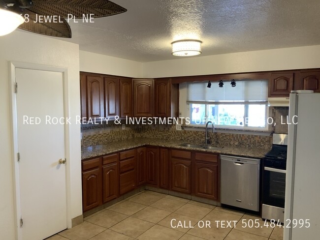 Building Photo - 768 Jewel Pl NE