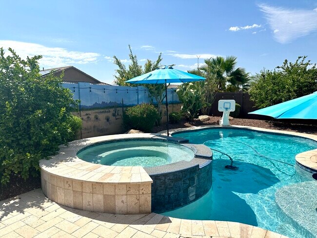 Building Photo - Estrella Mountain Ranch with Resort-style ...