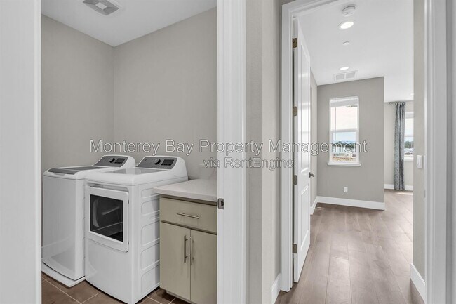 Building Photo - 240 Bungalow Dr