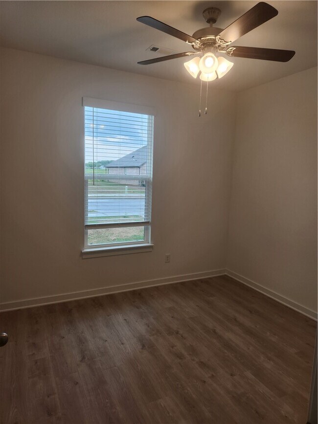 Building Photo - 4008 Aryana Ave
