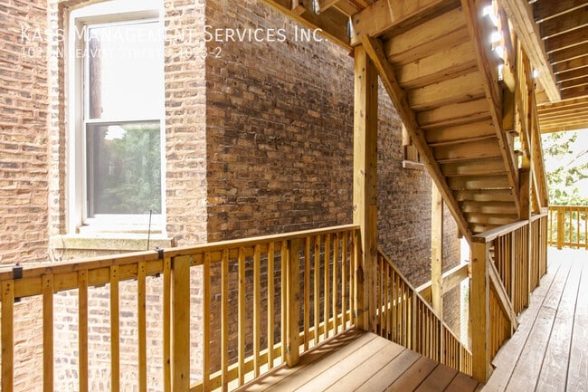 Building Photo - 1023 N Leavitt St