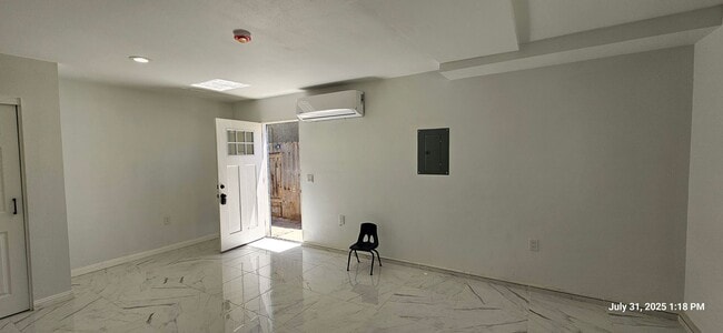 Building Photo - Centrally Located Brand New Studio ADU wit...