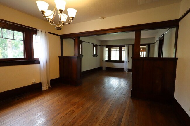 Building Photo - 3 Bedroom House Walking Distance to Purdue University