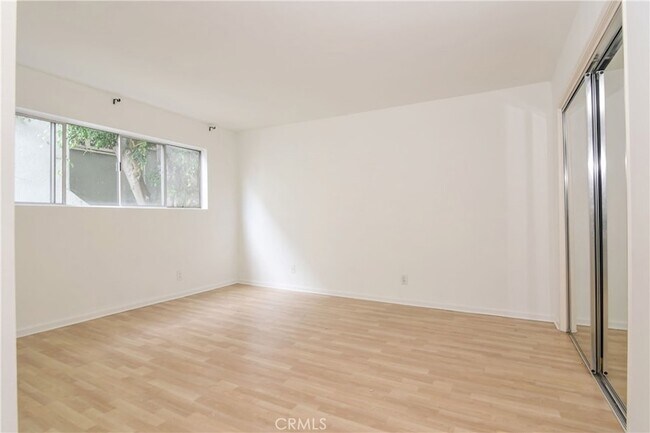 Building Photo - 811 6th St