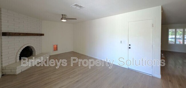 Building Photo - 2029 S Nina Cir