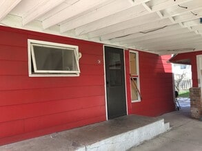 Building Photo - 516 S 11th Ave