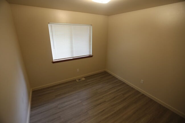Building Photo - Port Orchard 3 Bedroom Available now!