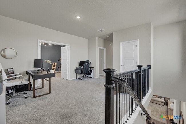 Building Photo - 816 Windflower