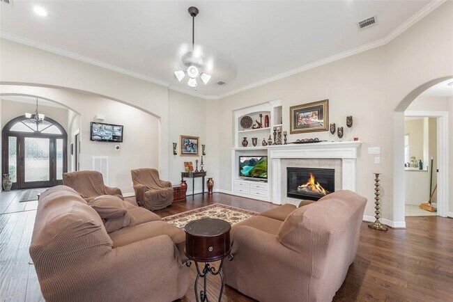 Building Photo - 30062 N Fulshear Dr