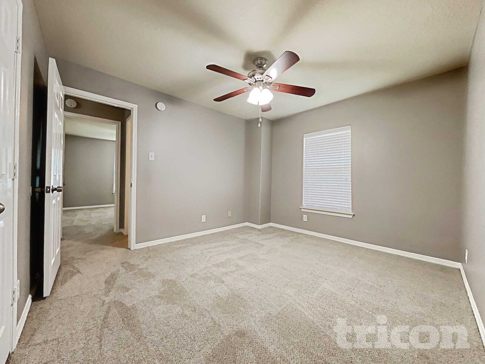 Building Photo - 24718 Lakecrest Creek Dr