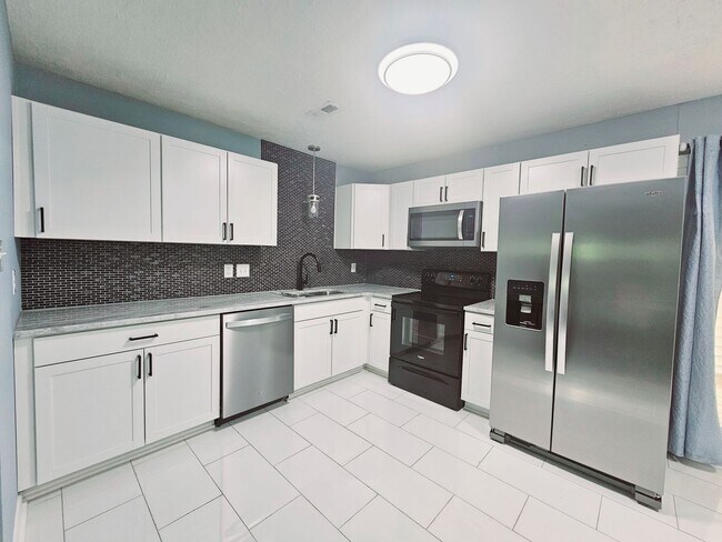 Building Photo - 6441 Rutherglen Dr