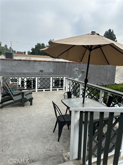 Building Photo - 908 Parkman Ave