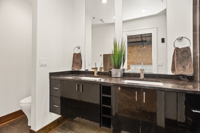 Building Photo - 1830 Ridge Ave