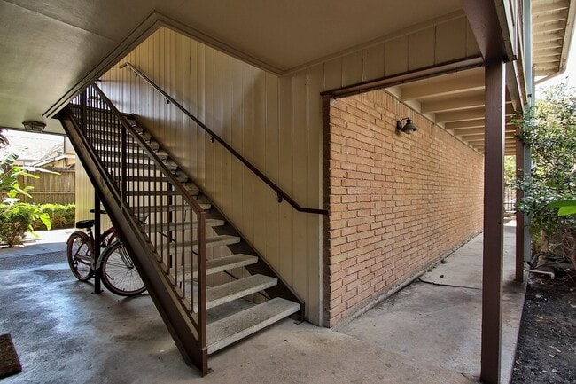 Building Photo - 1620 Hawthorne St